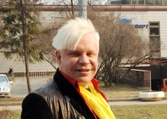 Партнер Бориса Моисеева впервые рассказал, как обнаружил мертвого певца на диване