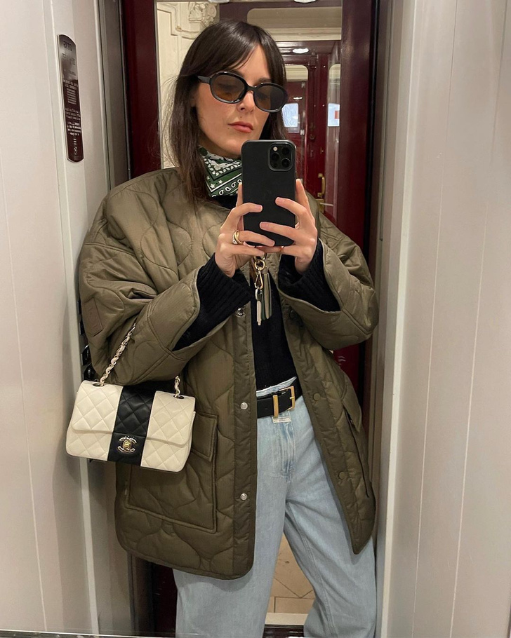 Фото №3 - Стеганая куртка — стильная классика на весну. Посмотрите, с чем ее носит модная парижанка Лея Сфез