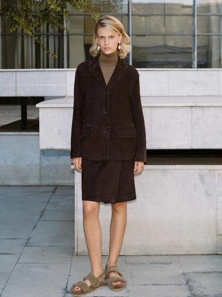 Костюм 12 StoreezЦена: 144 960 руб.Где купить: 12storeez.com