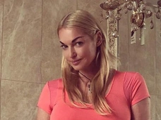 Анастасия Волочкова устроила фотосессию в хиджабе