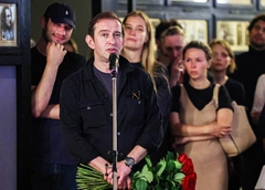 Константин Хабенский и Константин Богомолов проводили в последний путь Сергея Сосновского