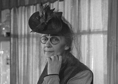 Комната с видом на место, где справляли нужду – как жила Фаина Раневская