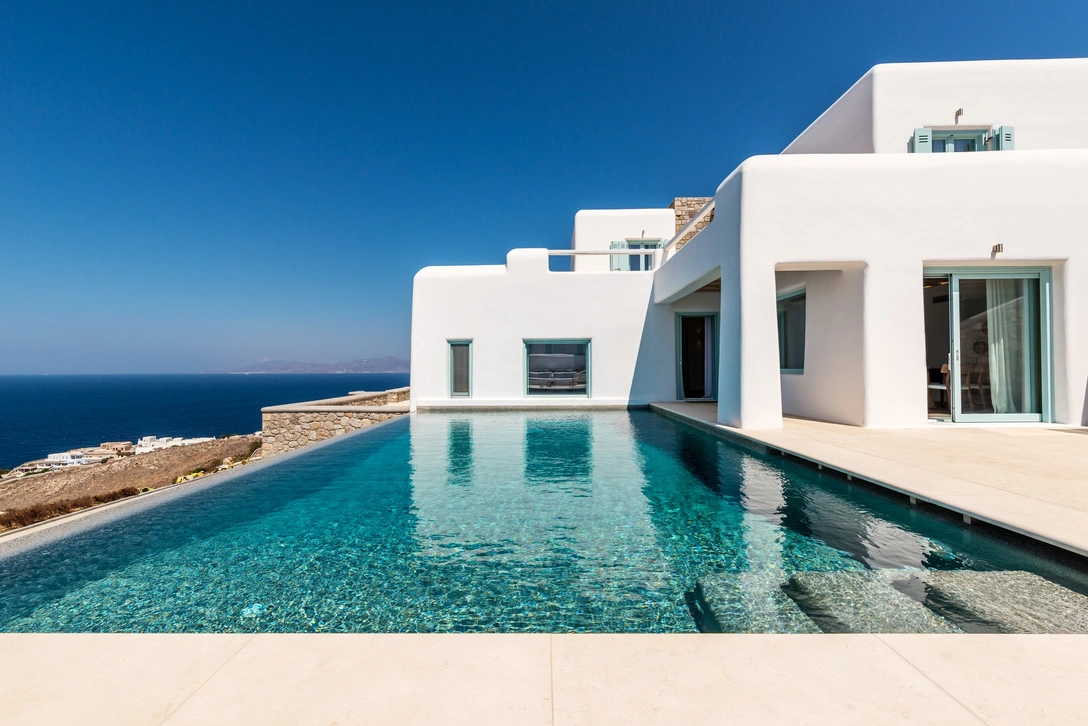 Светлая и воздушная вилла на греческом острове | Источник: Андреас Бекас
