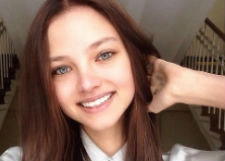 Алеся Кафельникова сменила имидж после расставания с любимым