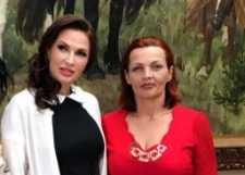 Сестра Эвелины Бледанс страдает от смертельной болезни