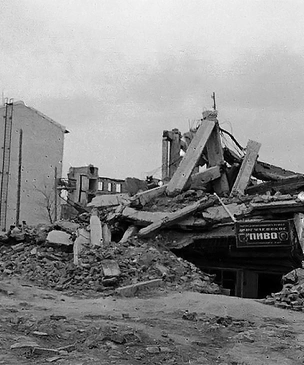 История одной фотографии: сталинградская пивная, 1948 год