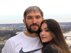 Супруга Александра Овечкина оказалась под капельницей из-за проблем с почками