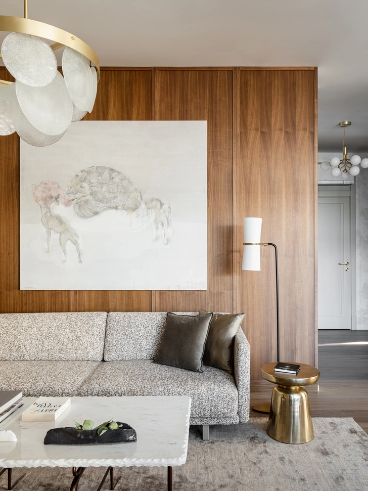 Картина, Вика Бегальская. Торшеры, Visual Comfort. | Источник: Михаил Лоскутов