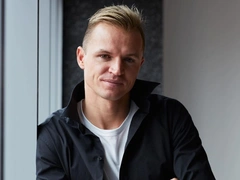 И «домашку» задает: за 17 тысяч Дмитрий Тарасов лично будет давать вам советы о семейной жизни