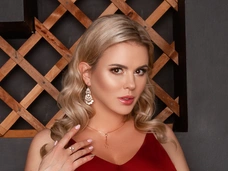 Анна Семенович: «Я самоизолировалась с двумя мужчинами – так веселее!»