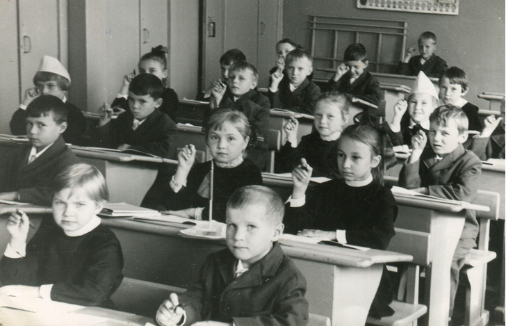 В чем ходили в школу дети в СССР