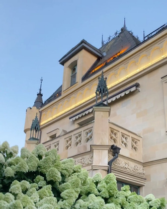 6 интересных фактов и фото замка Галкина и Пугачевой: дом за 700 миллионов рублей