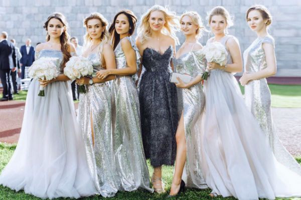 Подружки невесты в нарядах от бренда Beloe Zoloto Yulia Prokhorova