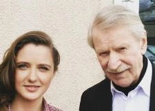 Иван Краско изводит молодую супругу ревностью
