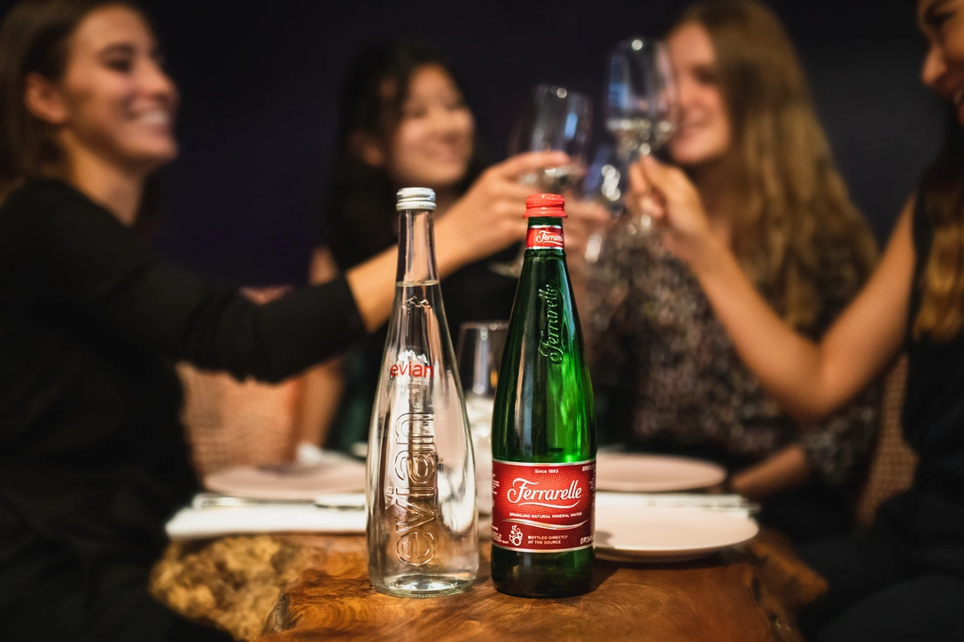 Новая премиальная вода от Ferrarelle и Evian | mcmaison.ru