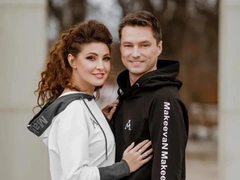 Взять от свадьбы все: Макеева продает свои праздничные фото