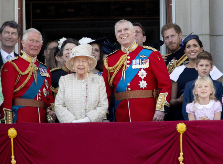 На балкон не пустят: что еще запретили принцу Гарри во время коронации отца Карла III