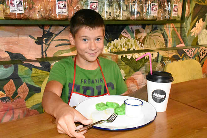 Лепим пельмени на английском