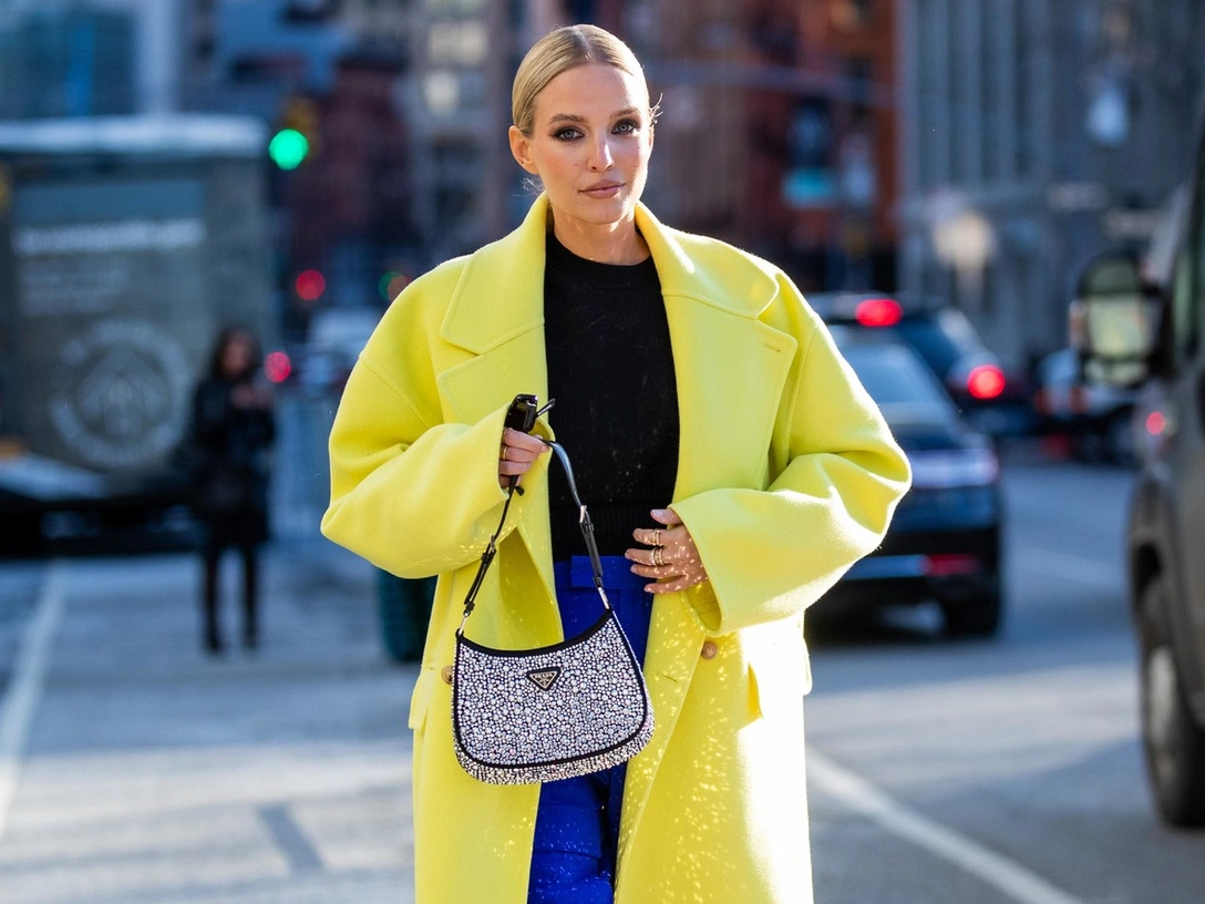 Как правильно подбирать сумку к пальто, чтобы не выглядеть нелепо | marieclaire.ru