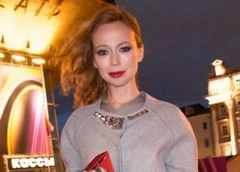 Елена Захарова оставляет дочь ради светских вечеринок