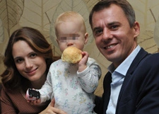 Жена Игоря Петренко подарила ему дочку