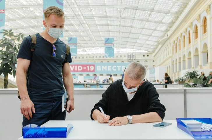 Константин Богомолов