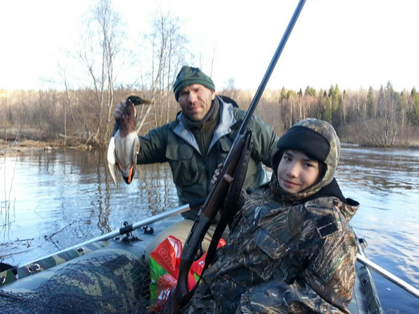 Николай Валуев вместе со своим сыном Гришей на охоте