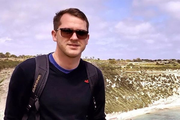 Иван Булдаков переехал с мамой на Мальту | Источник: Facebook (запрещенная в России экстремистская организация)