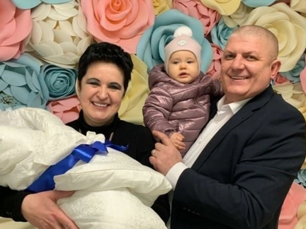 Поощряем Голунову, но осуждаем Петросяна? Советы психолога о позднем материнстве и отцовстве