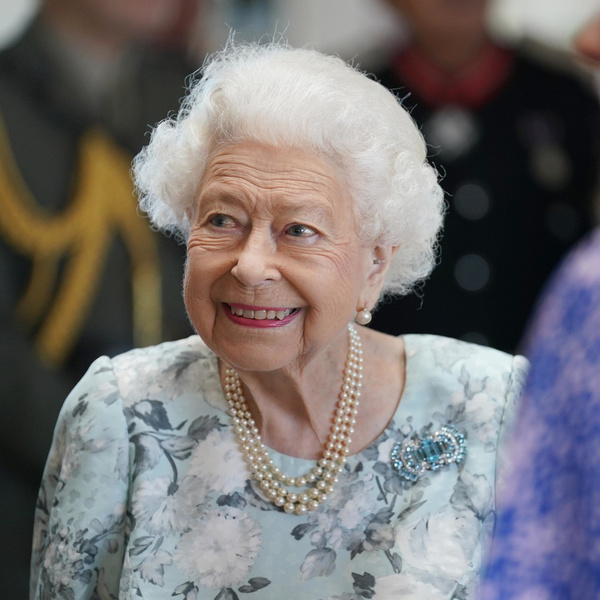 Королева Елизавета II умерла в своей резиденции в Шотландии