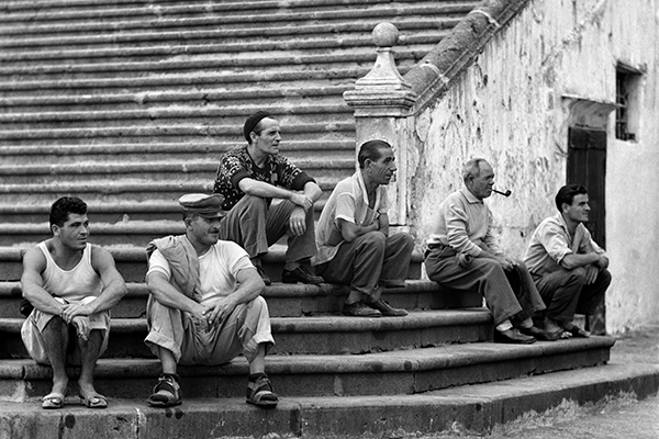 Элио Чиол «На ступенях собора», Амальфи, 1957