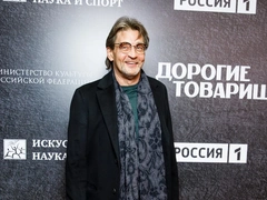 В Сети обсуждают похудевшего и помолодевшего Александра Домогарова