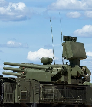 Могут ли «Панцирь-С1» провалить крыши зданий, на которых установлены, и другие актуальные вопросы об этих системах ПВО