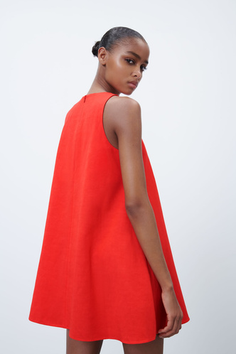 Red spring: льняное платье Zara, которое украсит ваш летний гардероб