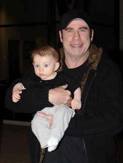 Джон Траволта (John Travolta) с сыном Бенджамином 
