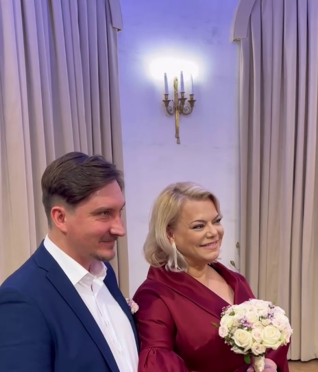 Яна Поплавская вышла замуж