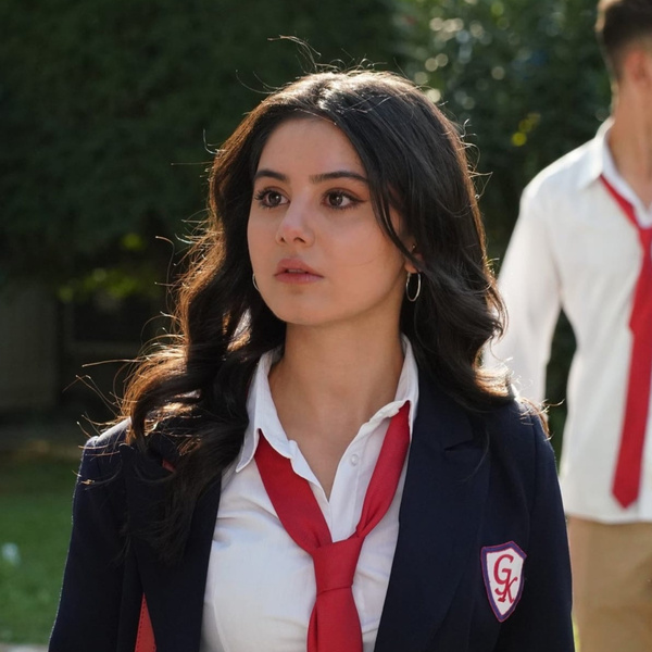 Актриса из турецкого сериала «Услышь меня» получила награду «Прорыв года»