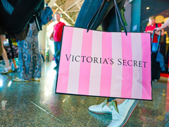«Внутреннее мероприятие» или подпольная деятельность? Victoria’s Secret устроил секретную распродажу в ТЦ