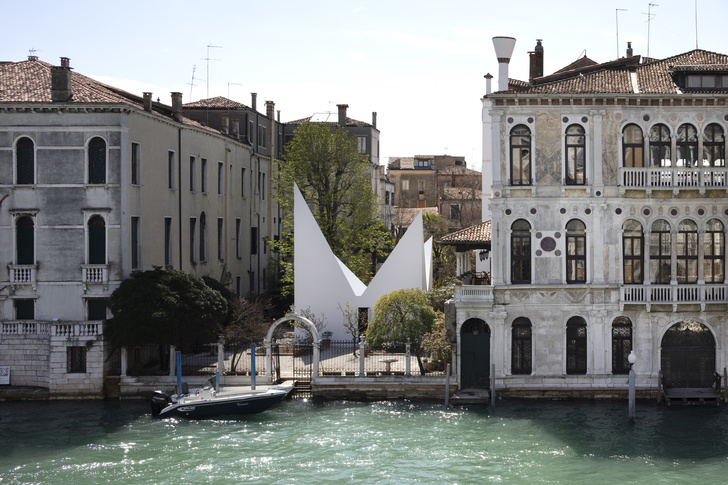 «Бумажный» павильон в Венеции по проекту Стефано Боэри
