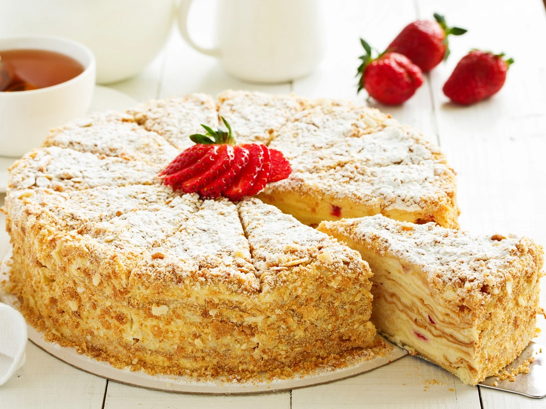 От трубочек с кремом до торта «Сказка»: 7 рецептов советских десертов, которые перенесут вас в детство | marieclaire.ru