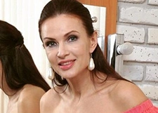 Эвелина Бледанс открыла курсы для родителей «солнечных детей»