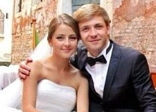 Анна Михайловская получила на свадьбу участок на Луне