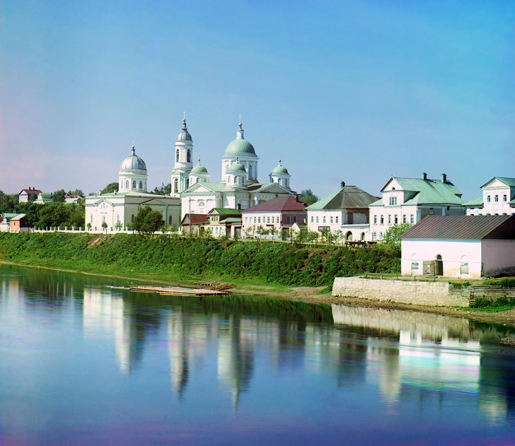 Спасо-Преображенский собор и церковь Входа в Иерусалим, 1910. Фото С. М. Прокудина-Горского. | Источник: wikipedia.org