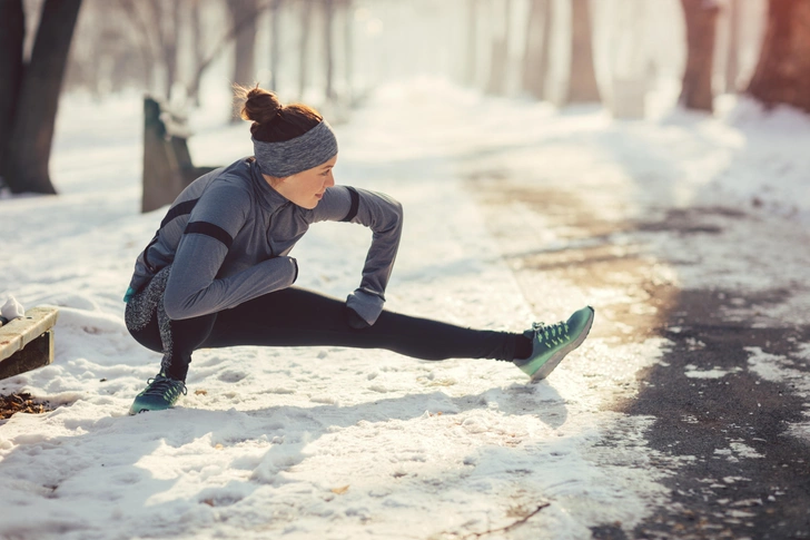 Можно ли бегать зимой: что нужно знать новичку, чтобы не заболеть 🏃‍♀️