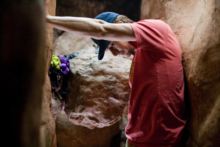 127 часов в аду: история альпиниста, который лишился руки, чтобы спасти себе жизнь