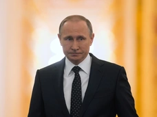 Фото прошедшего вечера: суровое лицо Путина при разговоре с Бастрыкиным о трагедии на Крымском мосте