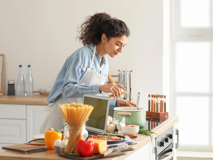 Вкус будет испорчен: 9 ингредиентов супа, которые можно добавлять только в конце готовки (но вы делаете наоборот)