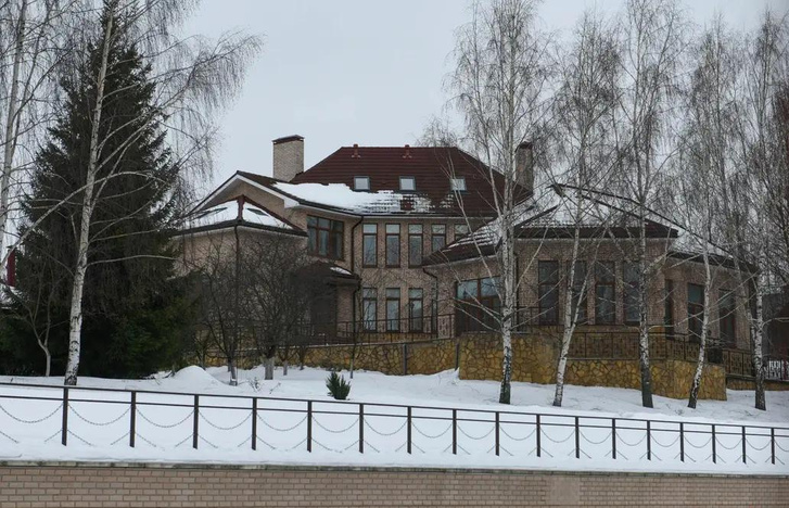 Как выглядит загородный дом Ларисы Долиной в Подмосковье