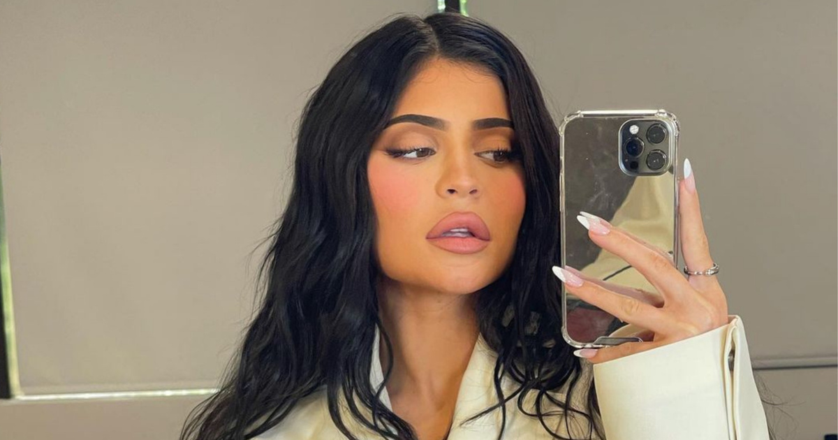 Косметика Кайли Дженнер уже в России! Узнай, где можно купить ее 💄 ...
