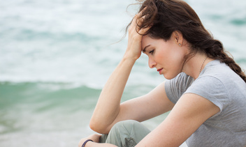 Ловушка негатива: 7 неочевидных признаков, что вам нравится быть несчастной